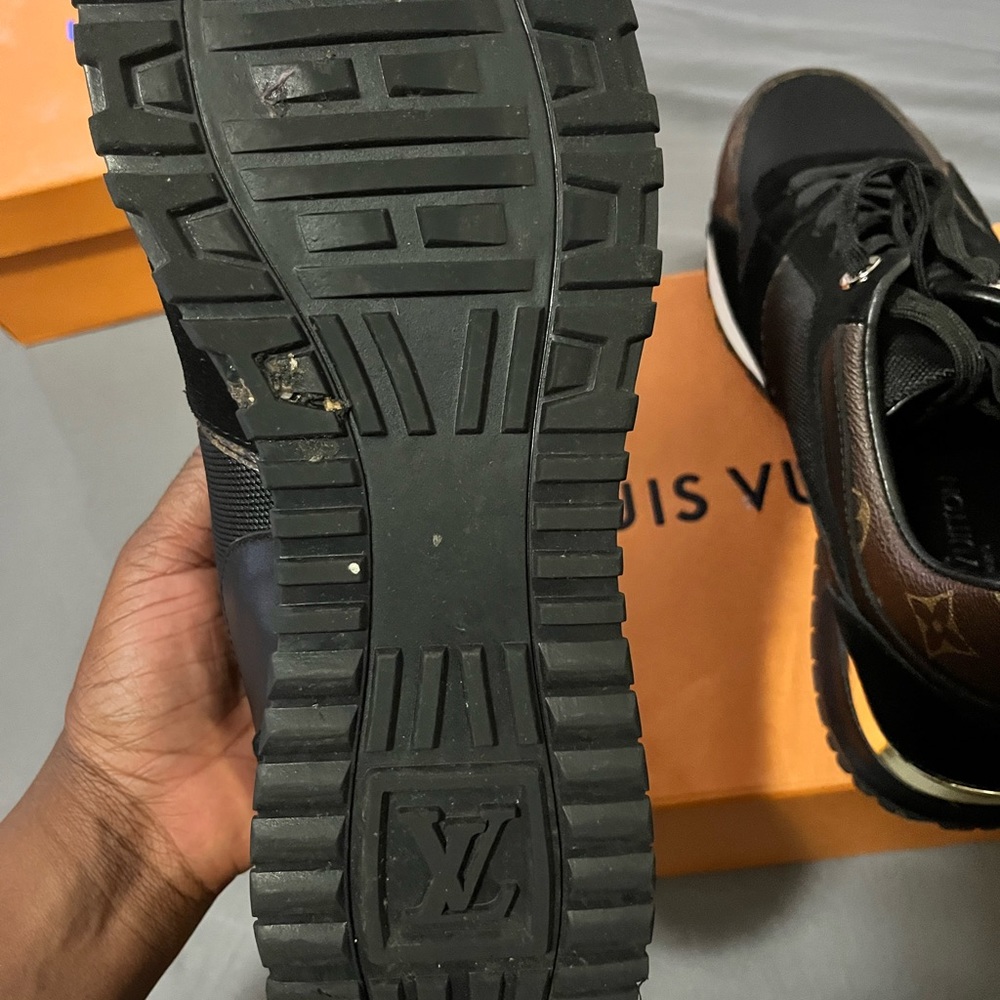 LV sneakers - Picture 9 of 9